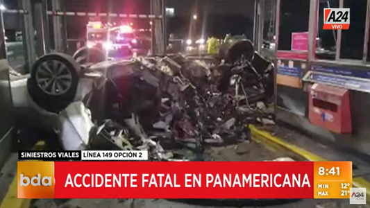 Video: un automovilista se estrelló contra un peaje en la Panamericana y murió en el acto