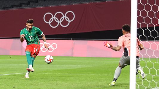 Juegos Olímpicos: un futbolista mexicano se hizo el mejor tatuaje de Tokio 2020