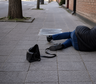 Aseguró que se cayó en la calle, presentó una demanda millonaria pero la descubrieron y le salió mal