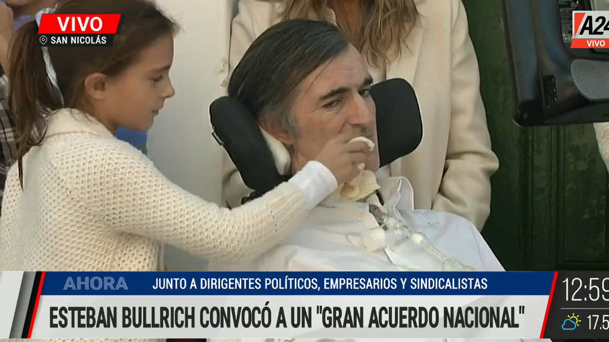 El emotivo gesto de la hija de Esteban Bullrich con su papá durante un acto en San Nicolás. (Foto: Captura A24)&nbsp;