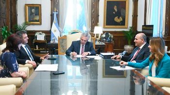 Los detalles del decreto de Alberto Fernández para convertir planes sociales en trabajo genuino