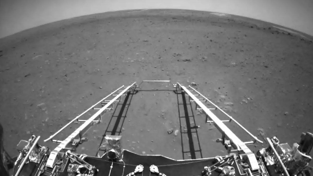 Una de las imágenes que captó el robot chino Zhurong en Marte.