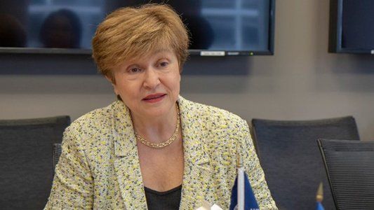 FMI aprobó préstamo para Ecuador: qué contempla el acuerdo y qué puede anticipar para el caso argentino