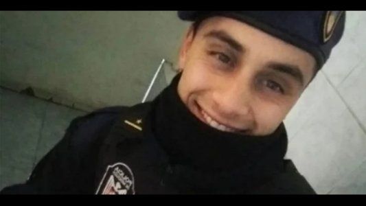 Le dio todo lo que tenía en la billetera a una jubilada que se puso a llorar en el cajero