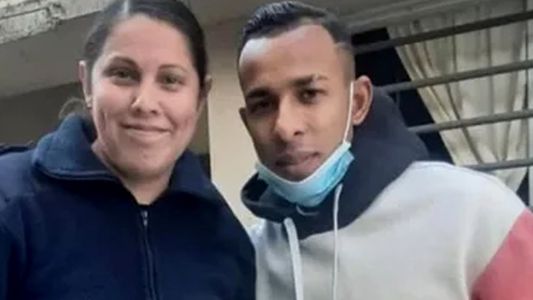 Polémica con la policía que le pidió una foto a Sebastián Villa al salir de la indagatoria: ¡Genio!