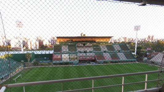 El sueño de todo hincha: Un departamento con vista a la cancha