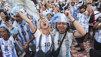 Quiero ganar la tercera: alegría en el Obelisco tras el pase a la final