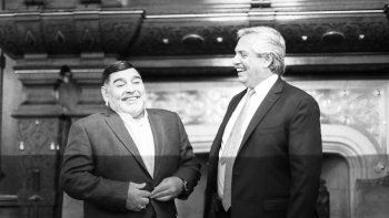 Maradona convocó a Alberto Fernández para una campaña benéfica de Conmebol y la Cruz Roja