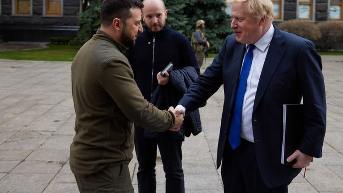 Volodimir Zelensky y Boris Johnson
