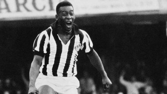 El día que Pelé admitió que quería jugar en River y elogió el Monumental