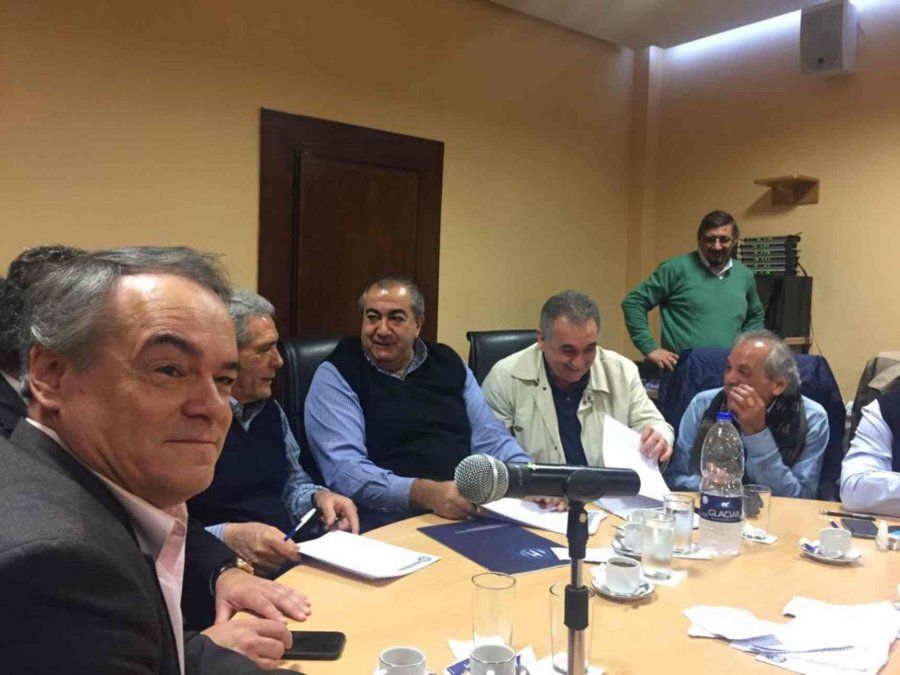 La CGT firmó un documento con empresarios Pymes para pedirle  al Gobierno “cambios profundos en la política productiva”