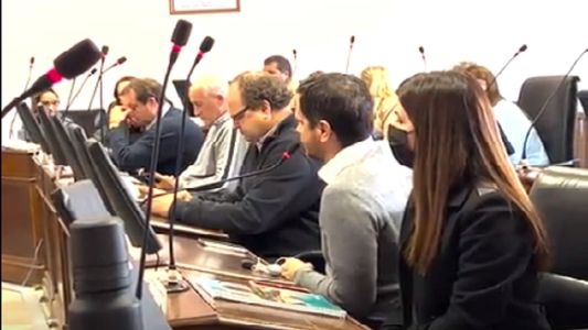 Un funcionario de Zárate se ausentó de una sesión y fue acusado de haber ido a un partido de básquet