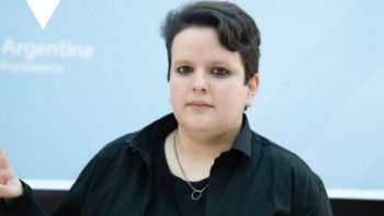 La persona que votó por primera vez con su documento no binario