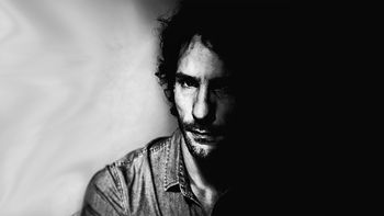 Las razones de la visita al país de Gonzalo Valenzuela