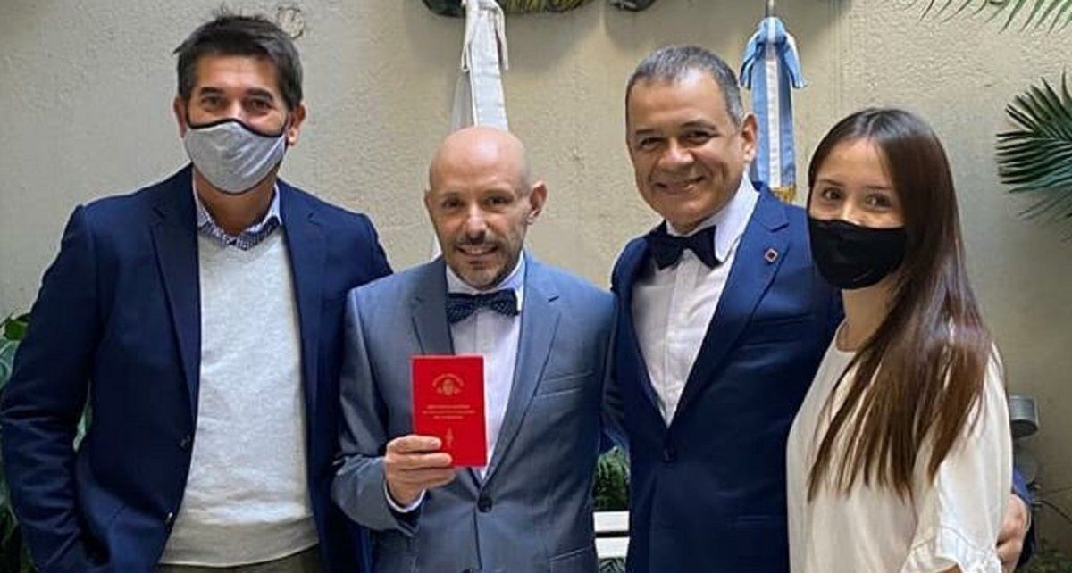 Periodista se casó después de 15 años en pareja