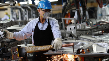 Reforma laboral: qué son los salarios dinámicos que impulsa el Gobierno y cómo afectarían a las paritarias