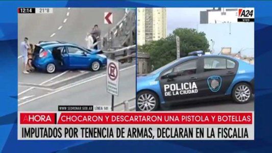 Un auto con cinco pasajeros chocó en la Autopista 25 de mayo y su conductor descartó un arma