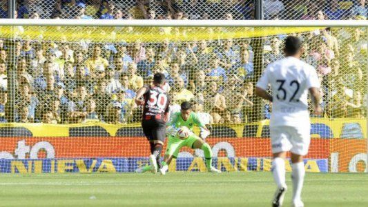 Andrada volvió al arco de Boca y respondió muy bien en sus primeras intervenciones