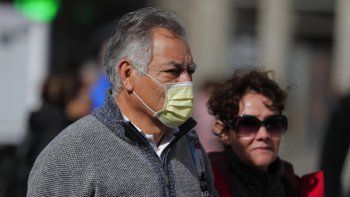 En Mendoza y La Rioja recortan los sueldos de los funcionarios del Ejecutivo por el coronavirus