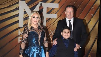 Verónica Ojeda junto a su hijo Dieguito Fernando y su pareja, Mario Baudry. 