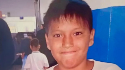 Tiene 8 años y los narcos lo quisieron ejecutar por la ventana: el estremecedor relato del papá