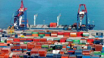 INDEC: la balanza comercial registró en octubre un superávit de US$888 millones