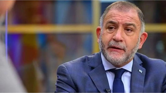 Luis Juez aseguró que el aumento a los senadores fue un bochorno y cruzó a Martín Lousteau