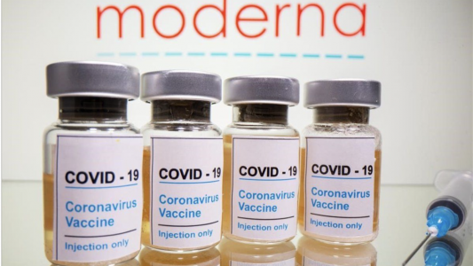La FDA aprobó de emergencia la vacuna contra el coronavirus de Moderna en Estados Unidos