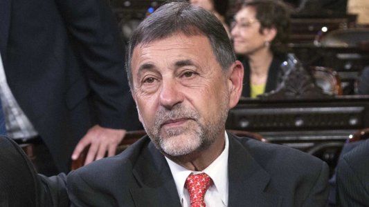 El cordobés Caserio reemplaza a Pichetto al frente del PJ en el Senado y advierte que “el grueso del bloque apoya a los Fernandez