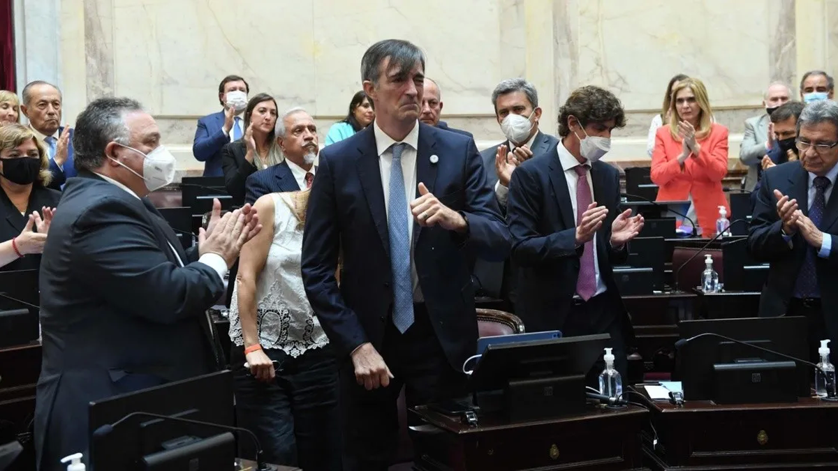 Mensajes de apoyo del arco político a Esteban Bullrich (Foto: archivo)