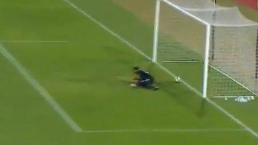 Video: por este grosero error del arquero Al Fujairah, el equipo de Maradona, no logró el ascenso en Emiratos Árabes