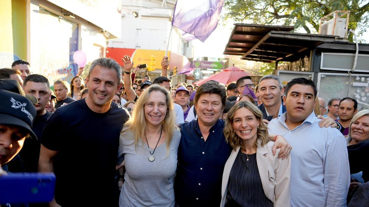 Karina Milei y Martín Menem acompañaron al candidato a gobernador de LLA en un cierre de campaña empañado  por nuevos incidentes. Foto LLA