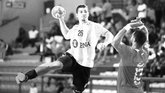 Un crack distinto: el Chino Simonet inventó un juego de mesa basado en Belgrano y la creación de la bandera