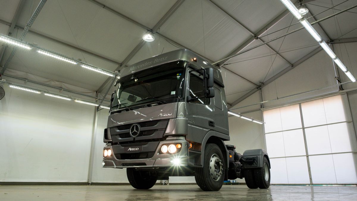 Mercedes-Benz Argentina suma el camión Atego 1729 Caja Automatizada y el Atego 1726 que ahora se fabrican en el Centro Industrial Juan Manuel Fangio. Se agregan a la línea Accelo también Industria Argentina