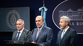 En medio de la tensión por el DNU, el Gobierno envía el nuevo borrador de la Ley Ómnibus y reclama apoyo de gobernadores