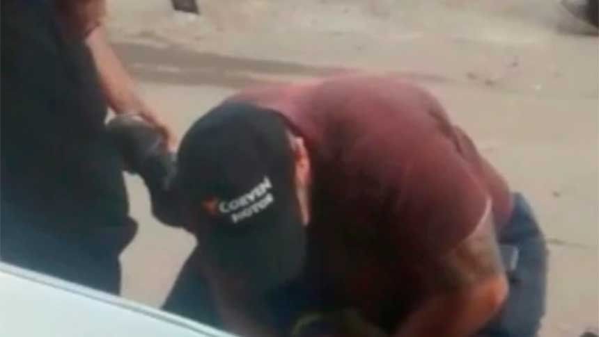 Impresionante video: Tiraron piedras a un patrullero para impedir una detención de un delincuente