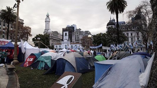 Unidad Piquetera confirmó nuevas movilizaciones: Acamparemos en Plaza de Mayo hasta que Sergio Massa nos reciba