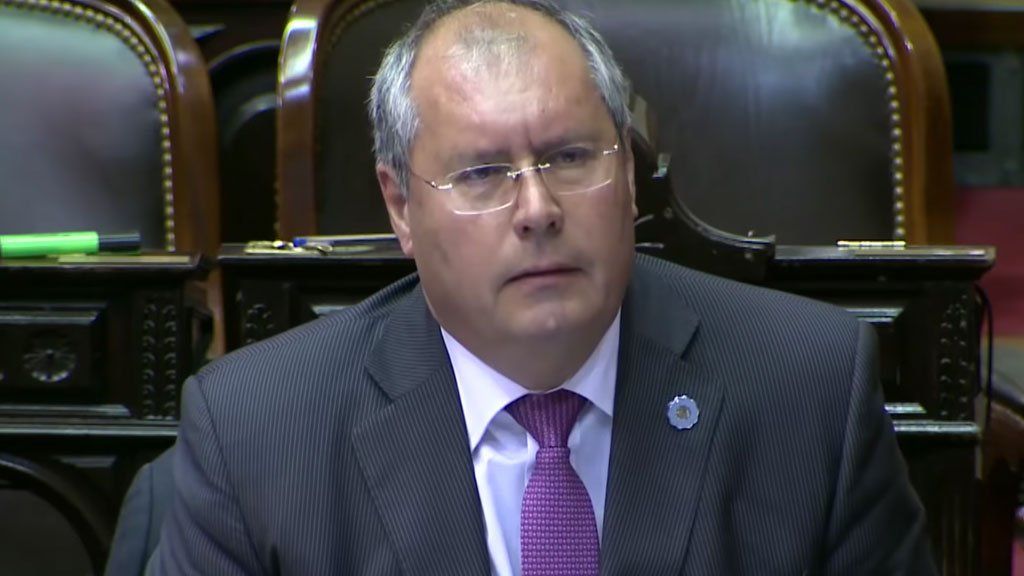 Murió Héctor Olivares, el diputado radical que fue atacado frente al Congreso junto a Yadón