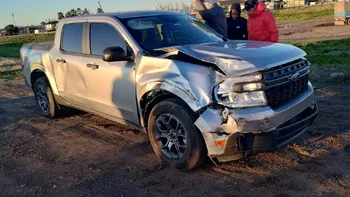Hinchas de la U de Chile que habían sido detenidos por los incidentes en Independiente chocaron en la ruta