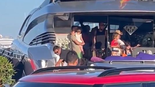 El grito de Diego Maradona Junior a Luis Suárez cuando lo encontró en Ibiza