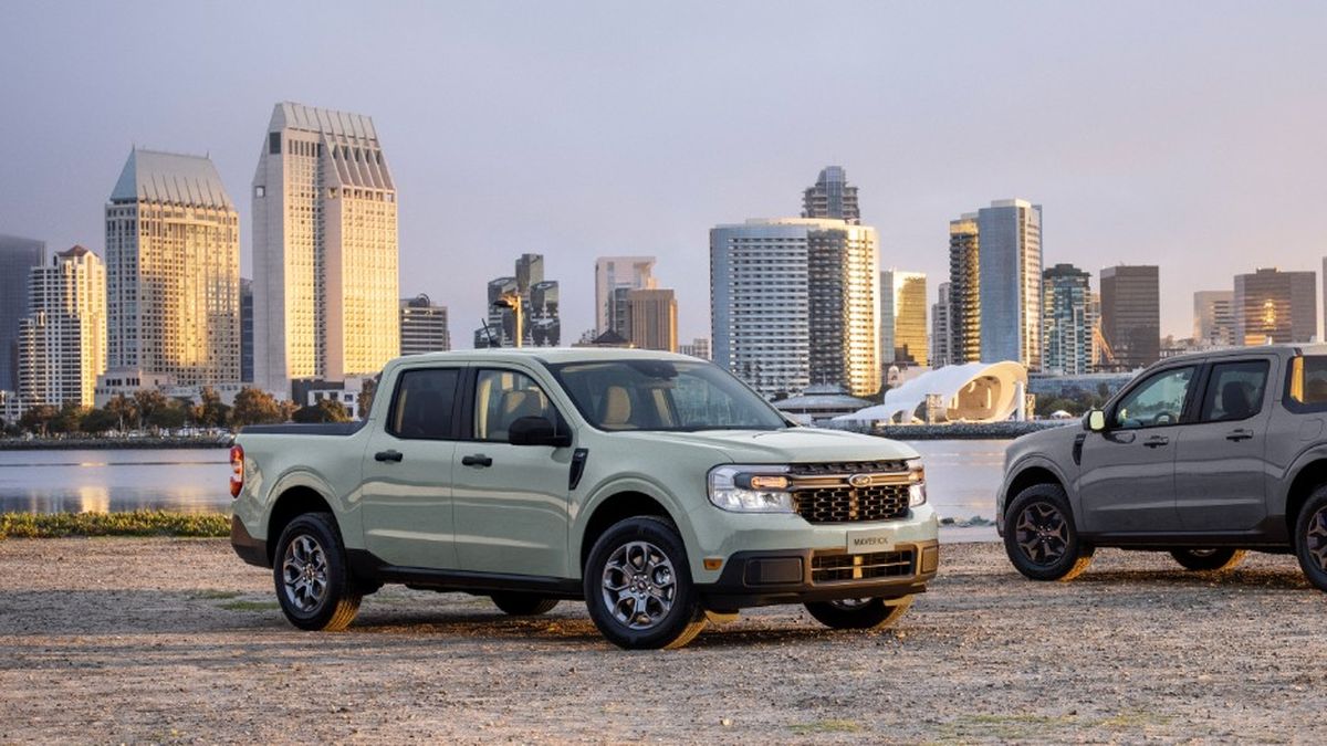La nueva Ford Maverick llega a la Argentina para incorporarse a la Raza Fuerte de Ford. Se produce en México y está disponible en seis colores: Blanco Oxford