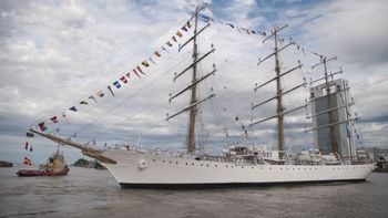 La Fragata Libertad zarpó desde Buenos Aires: inició su 54° viaje de instrucción con escala en EE.UU.