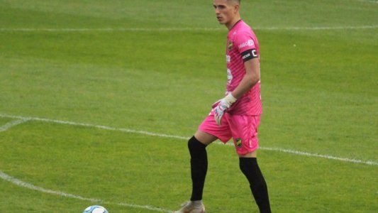 Unsain se hizo un gol en contra increíble en uno de los bloopers del año