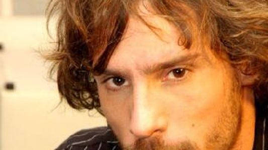 Gonzalo Valenzuela se ríe de la destrucción del mito manguera