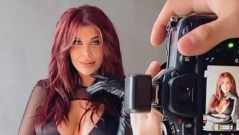 Divas Play: Charlotte Caniggia se puso todo el cuero y posó de espaldas