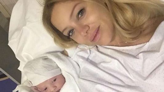 Evangelina Anderson mostró la primera foto con Emma a minutos de dar a luz