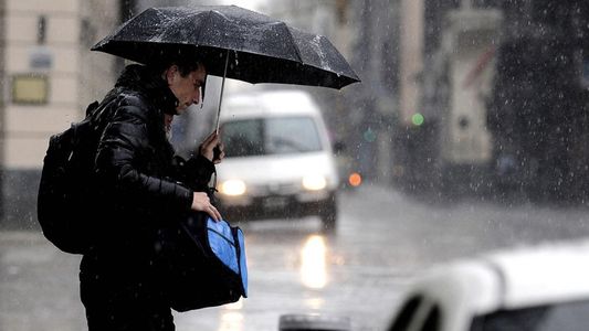 Tormenta de Santa Rosa: hasta cuándo siguen las lluvias en el AMBA y que día harán 2 grados