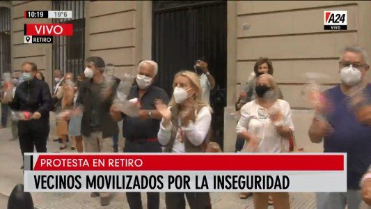 Retiro: vecinos reclamaban a botellazos por la inseguridad