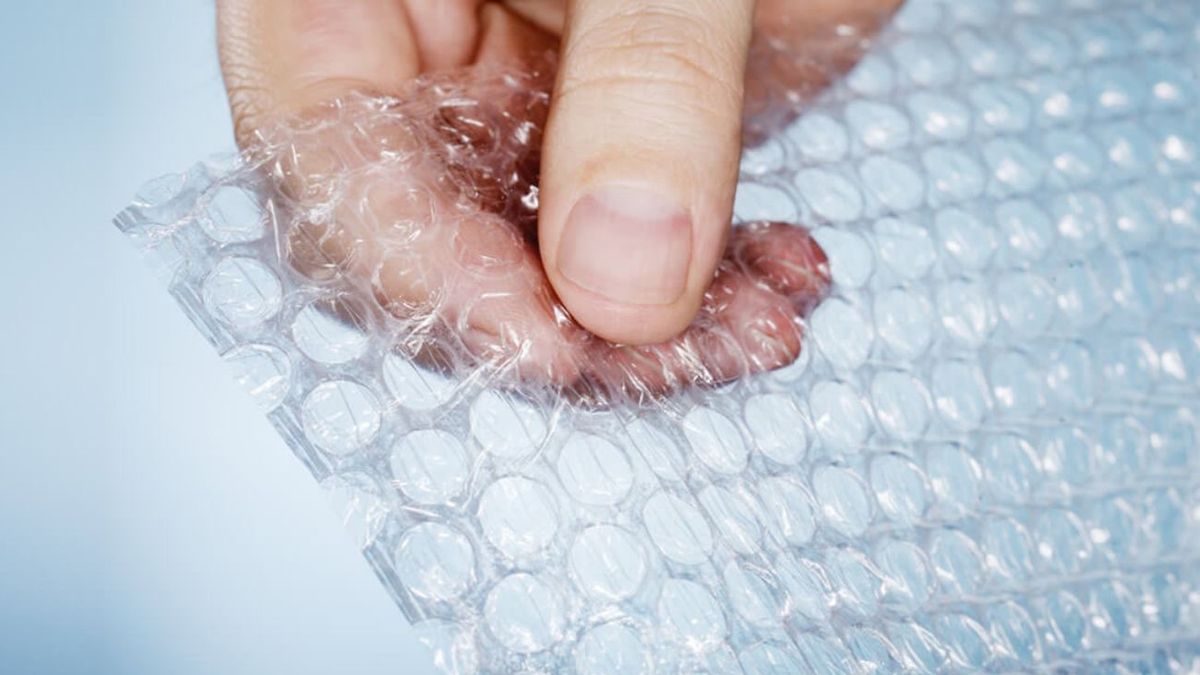 No tires ni explotes los plásticos con burbujas en tu casa