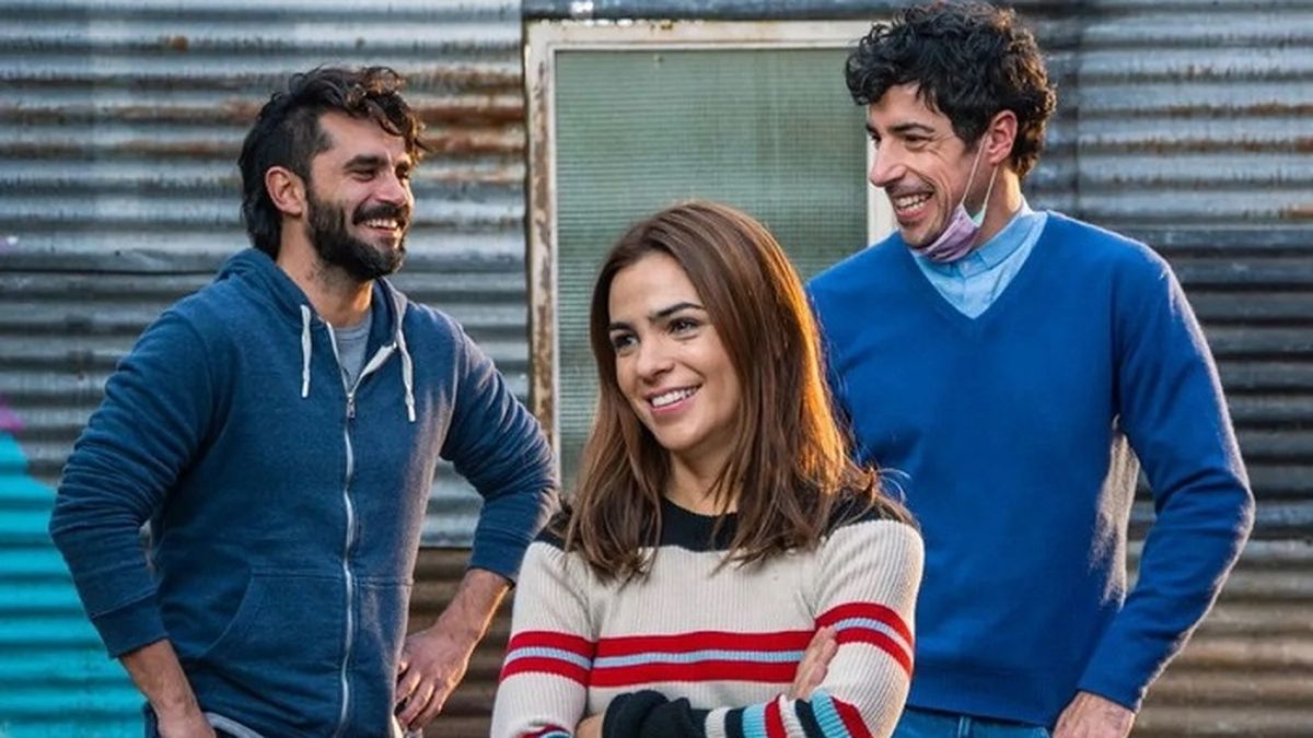 Agustina Cherri, Gonzalo Heredia y Esteban Lamothe, conformaron el triángulo protagónico de La 1-5/18. 